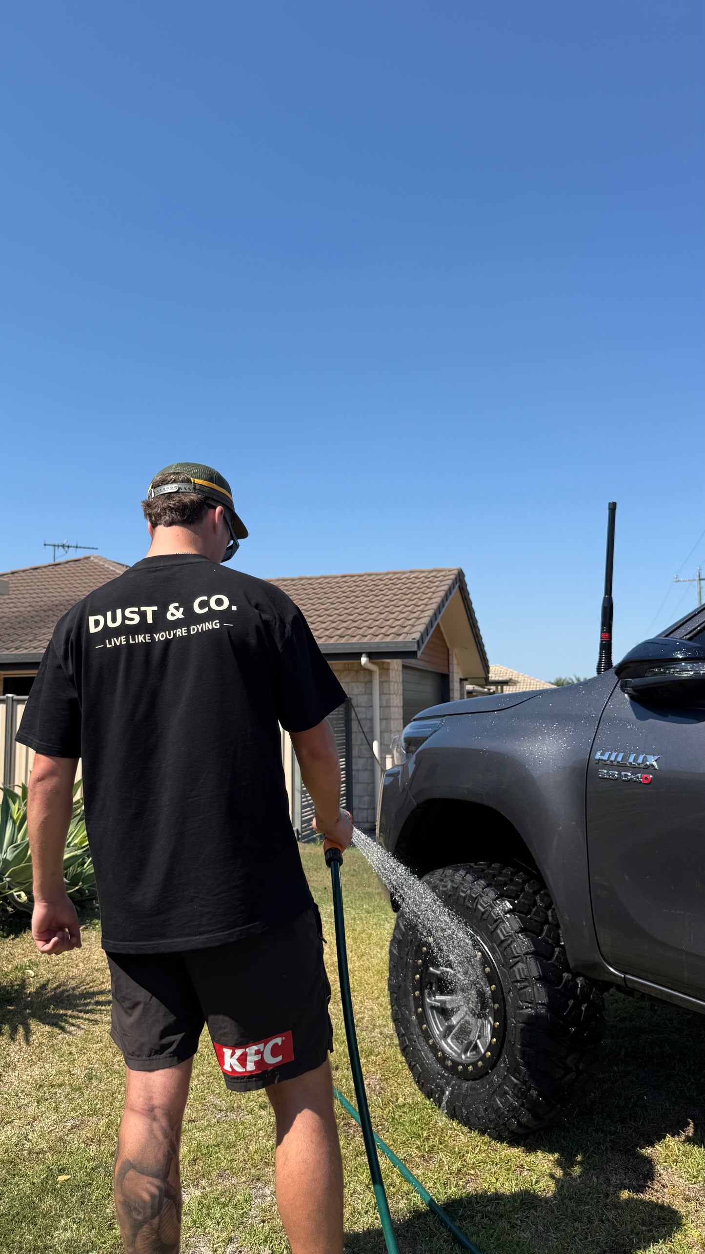 DUST & CO. GROUNDWORK MENS BASIC TEE